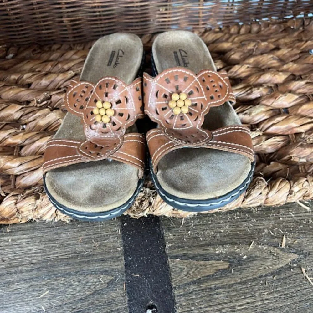 Clarks‎ Women's Brown Leather Open Toe Slides Sandals Size 7